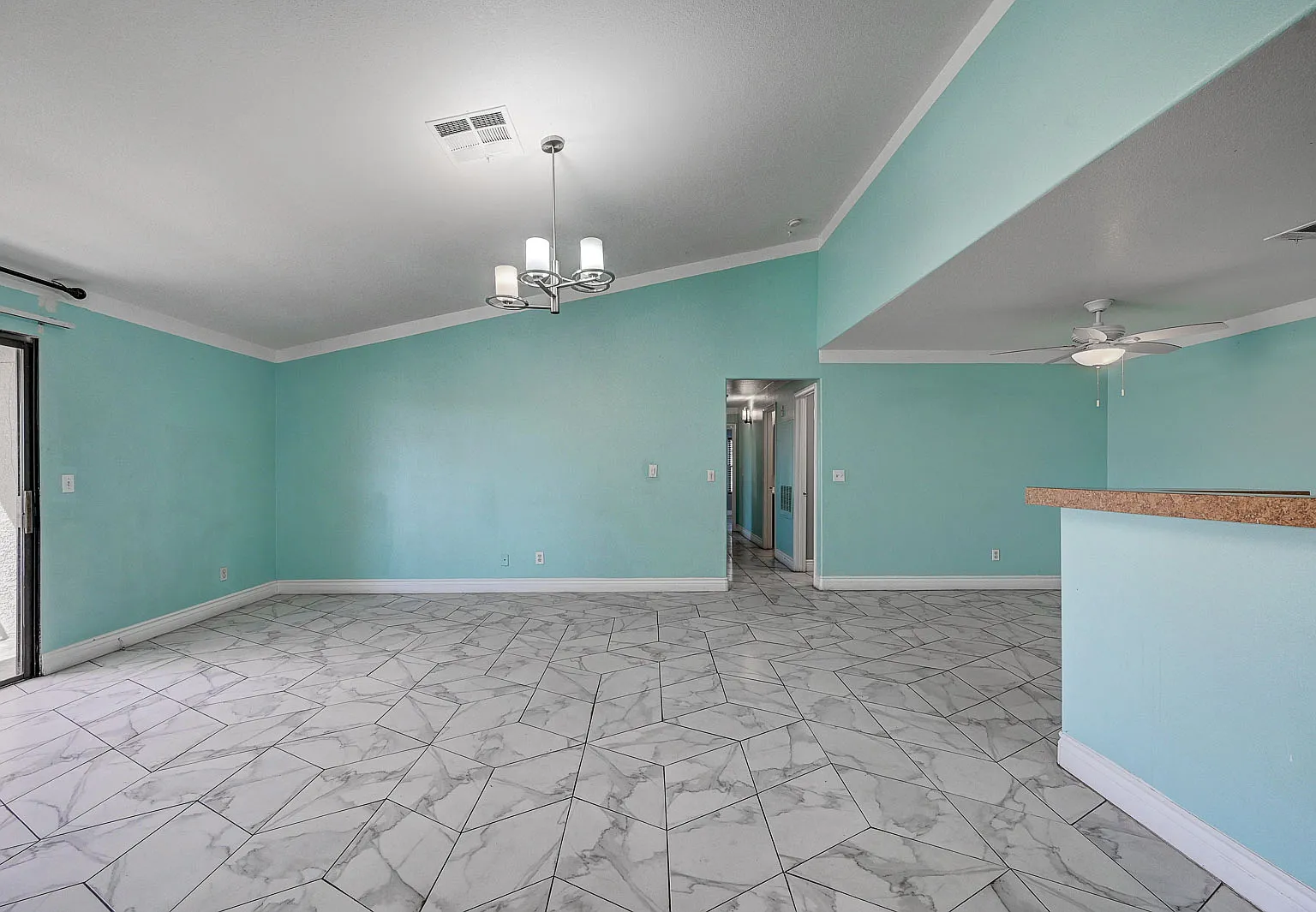 3 bed, 1257 sqft, $1,800 — Photo 4