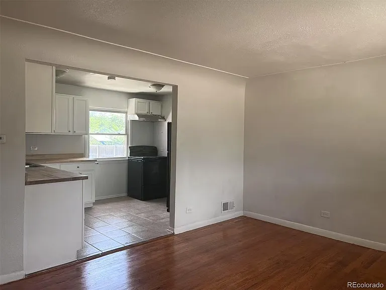 556 Wolff St — Photo 5
