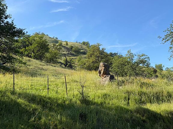 3rd image of Sierra Drive