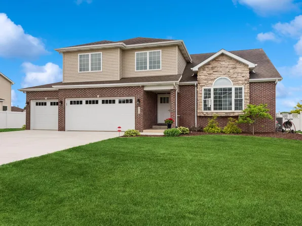 512 Scenic View Ave, Valparaiso, IN 46385