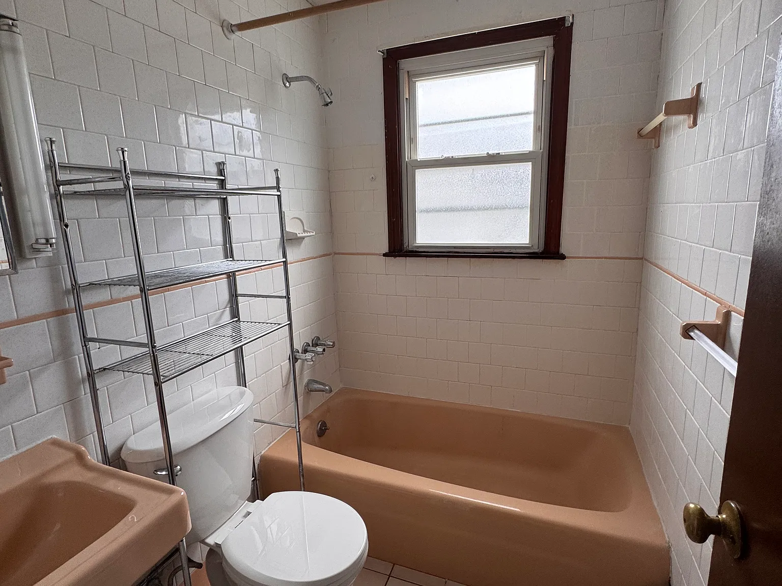 2 bed, $1,900 — Photo 4