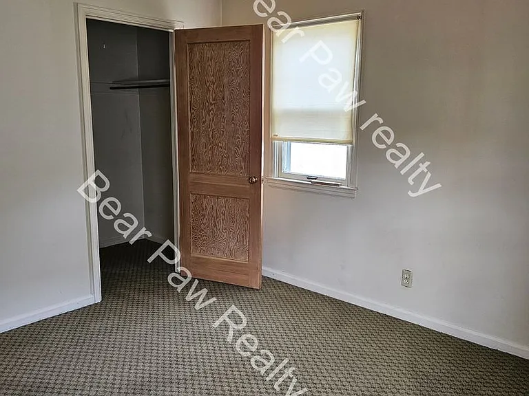 1314 E Pershing Blvd — Photo 8