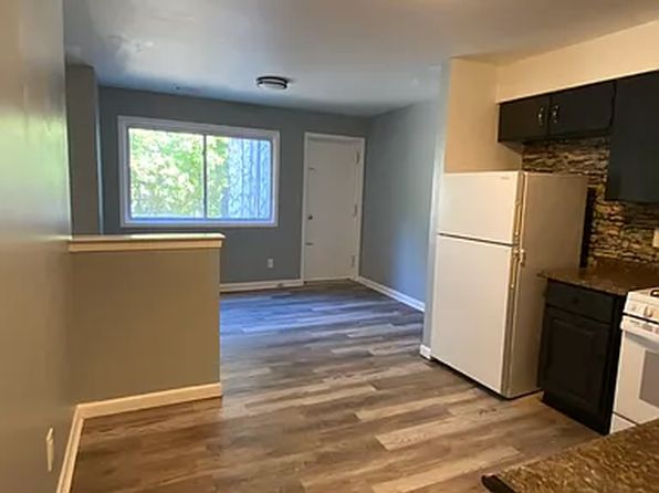 240 Schutt Rd APT 2C