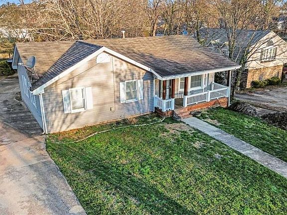 3rd image of 221 S Carroll Rd