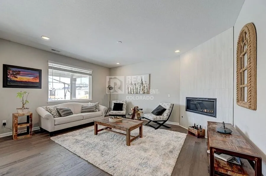 Spacious 3-Bedroom Home in Commerce City — Photo 4
