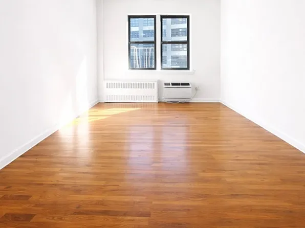 65 Downing Street image 1 of 8