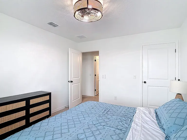 1348 Sterling Pointe Dr — Photo 33