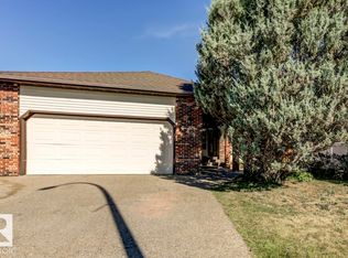 669 Village Dr, Strathcona County, AB T8A4N2