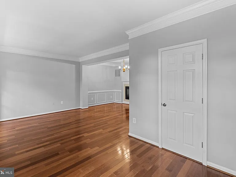 44253 Huron Ter — Photo 19