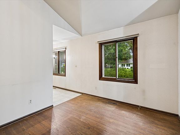 4th image of 510 W Rockland Rd