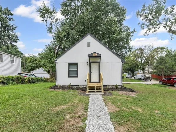 3100 S 8th St, Kansas City, KS 66103