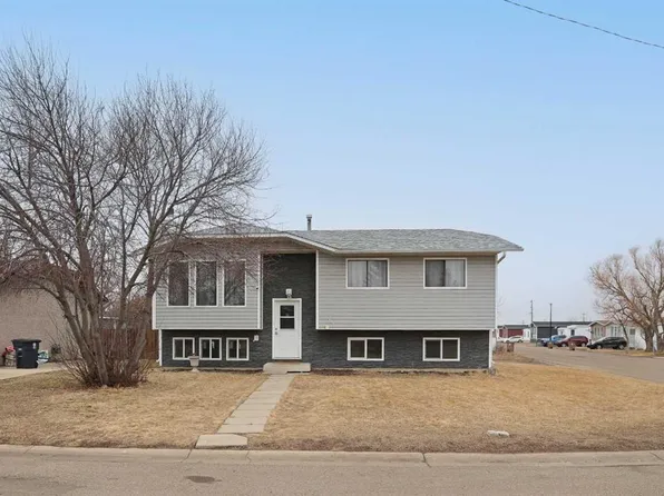 63 E Ash St W, Brooks, AB T1R 0A6