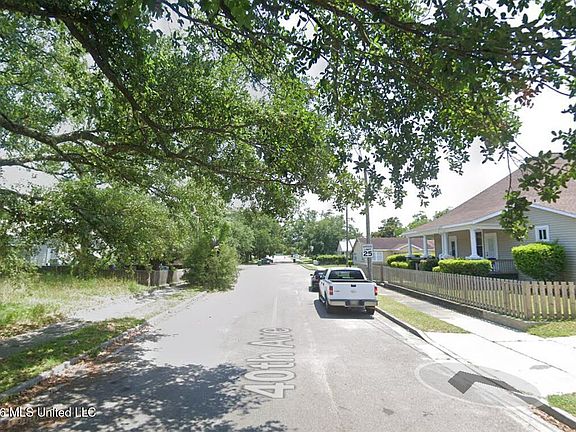 2nd image of 1010 40th Ave