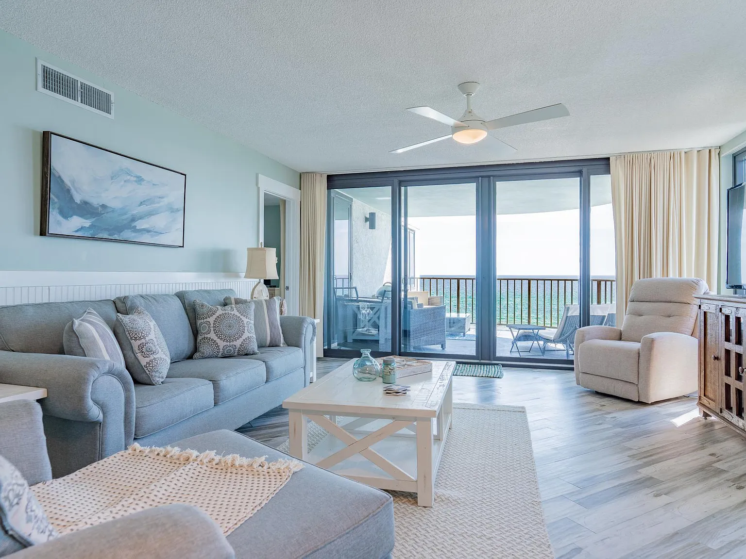 6201 Thomas Dr — Photo 1