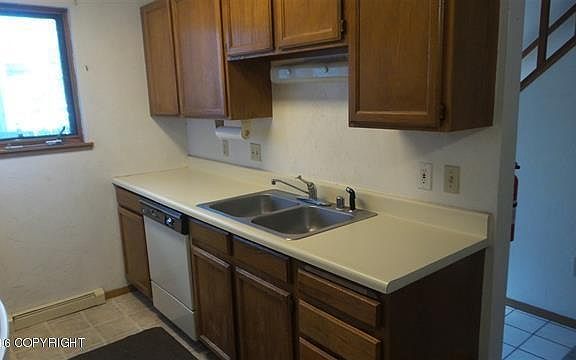 2nd image of 1018 Dogwood St