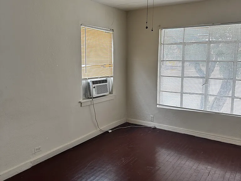 1509 W Woodlawn Ave #1 — Photo 4