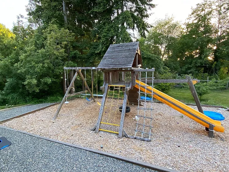Play structure