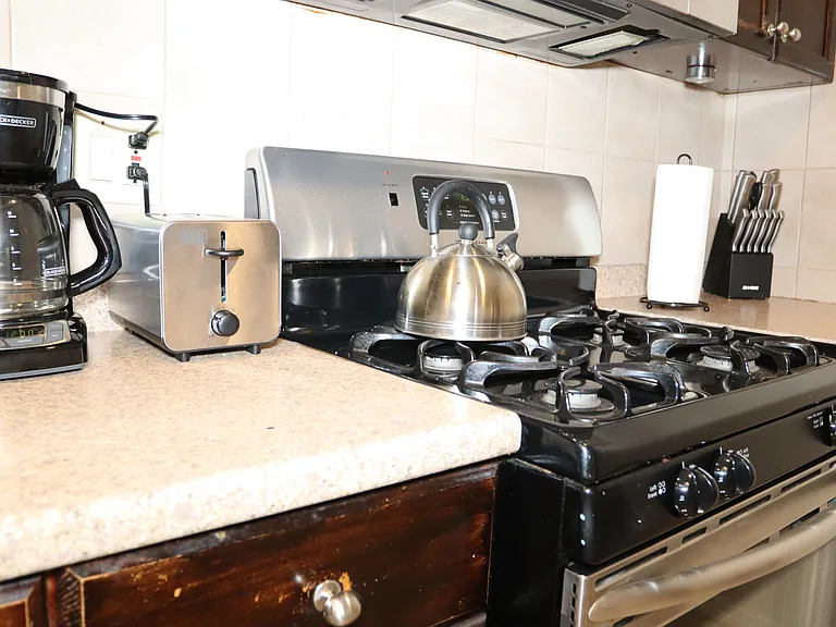 455 Pavonia Ave #2A — Photo 9