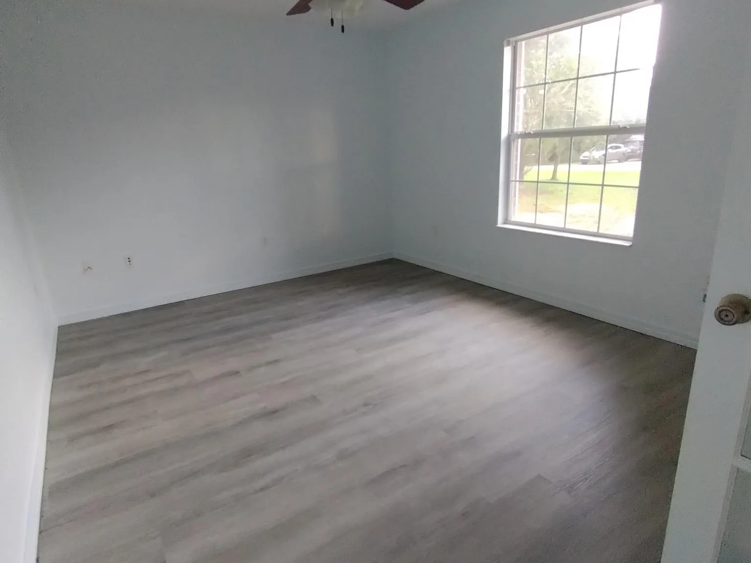 4 bed, 2082 sqft, $2,400 — Photo 4