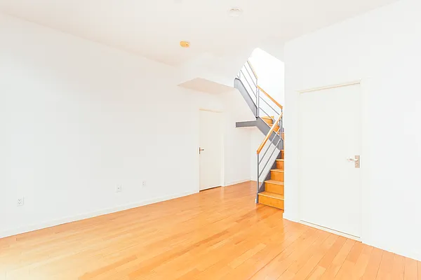 Rented by HCRE | media 3