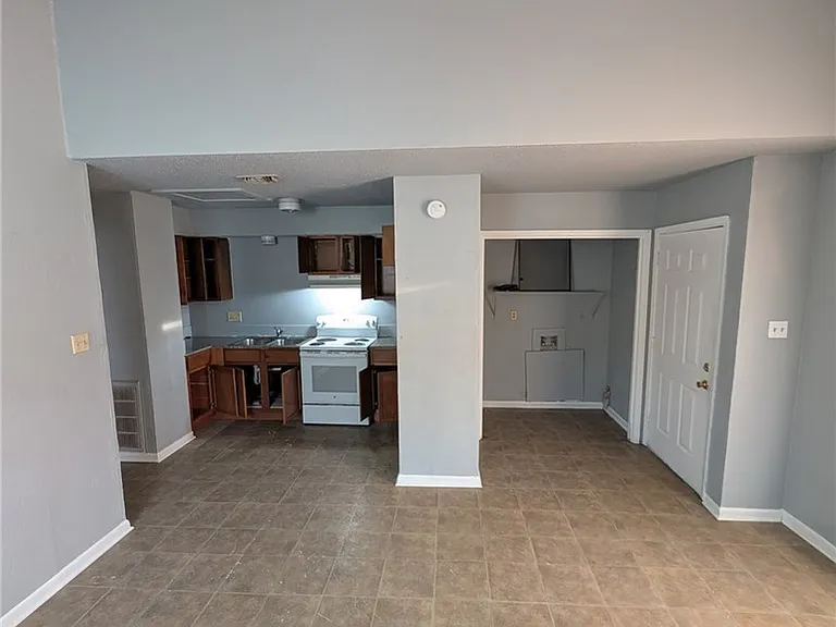 4123 Old Hearne Rd — Photo 2