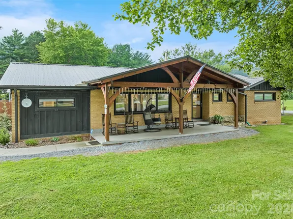 2906 Jonathan Creek Rd, Waynesville, NC 28785