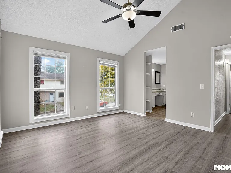 17805 Villa Way Dr — Photo 8