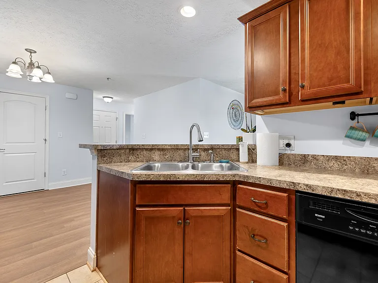 100 Capstone Dr — Photo 7