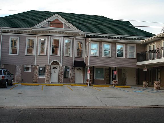2nd image of 3300 Canal St