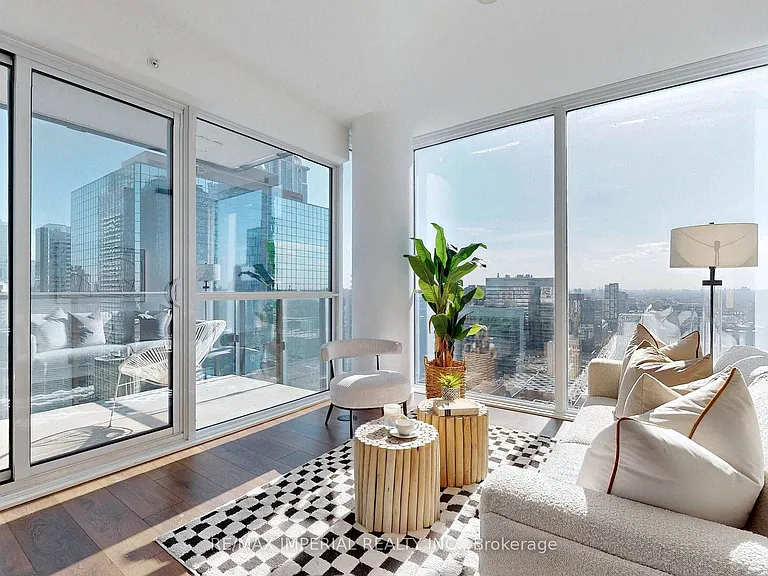 15 Grenville St #2803 — Photo 9