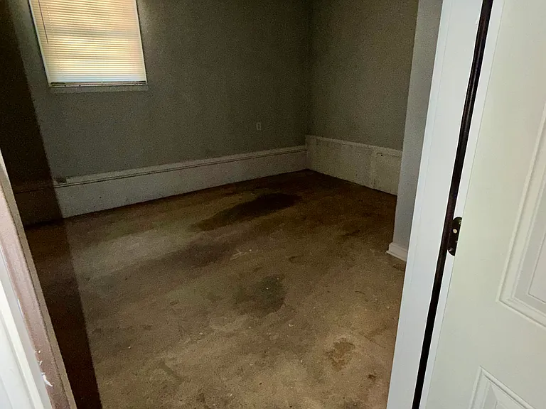 1403 Edgewood Dr — Photo 13