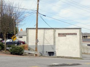 411 N Wall St, Waynesville, NC 28786
