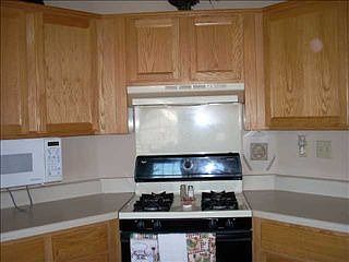 4th image of 70 Oak Court Cv