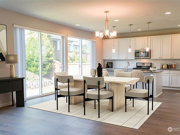 5th image of 2426 NE Sunnymede Street