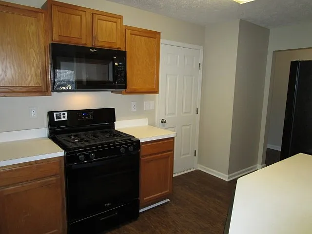 305 Brannans Ct — Photo 5