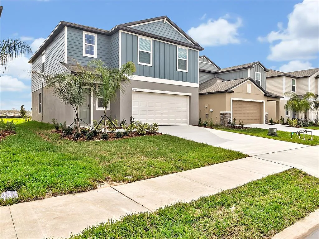 4 bed, 2.5 bath, 1870 sqft, $2,690 — Photo 2