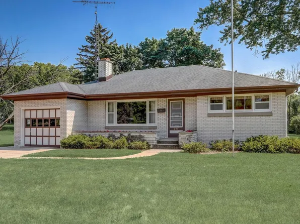 221 West Jefferson STREET, Elkhorn, WI 53121