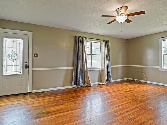 5th image of 3470 Mark Rd