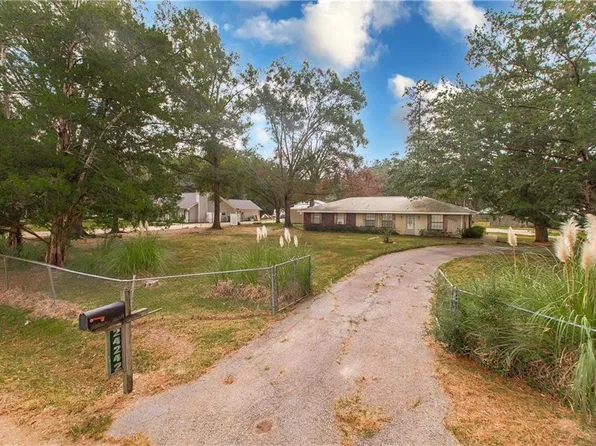 24242 Verneuil Ln, Ponchatoula, LA 70454
