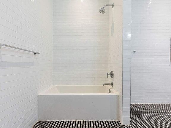 4th image of 220 Dundurn St S #305
