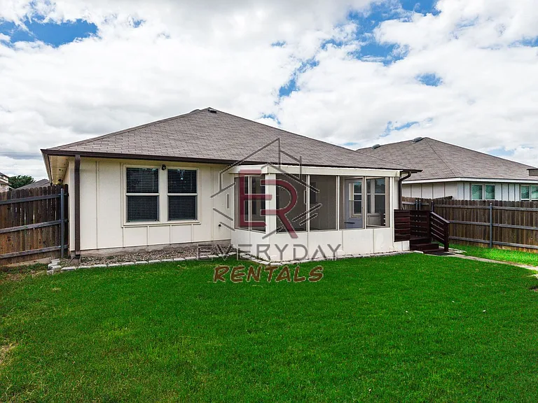 9506 Malkier Dr — Photo 15