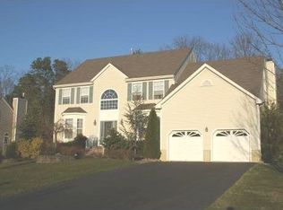 10 Mountain Ash Ct, Monroe Township, NJ 08831