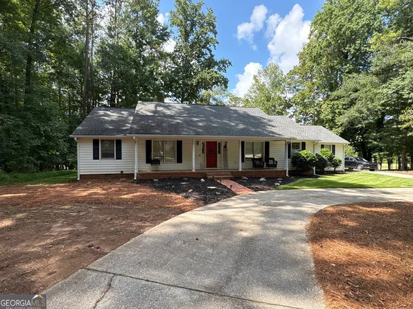 37 Stonehaven Dr, Newnan, GA 30265