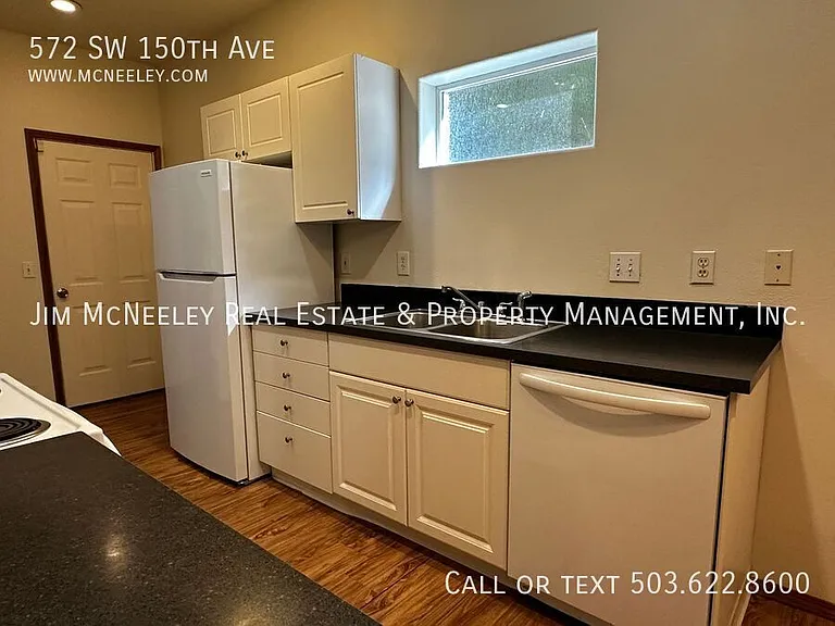 572 SW 150th Ave — Photo 12