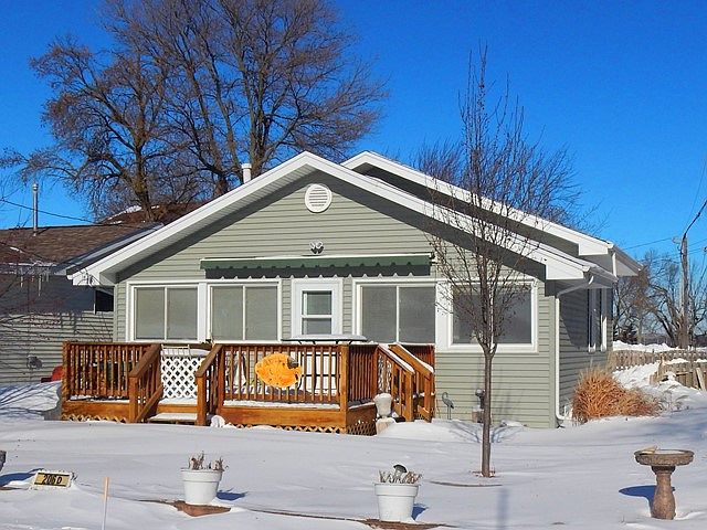 206 Eagle Point Rd, Fox Lake