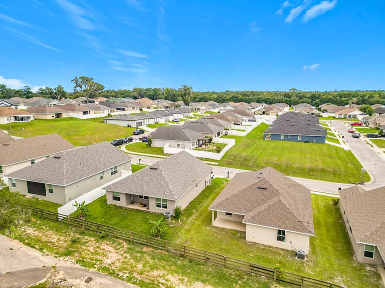 187 NW 45th Loop — Photo 35