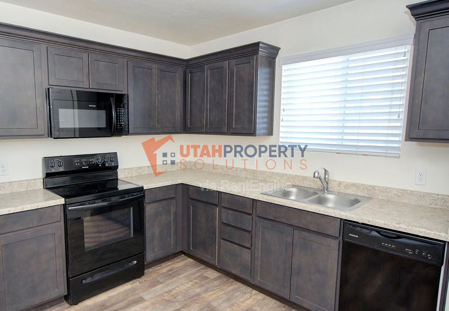 3 bed, 2.5 bath, $1,595 — Photo 3