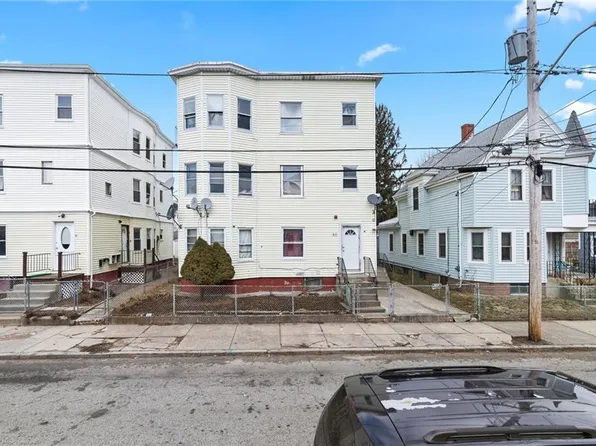 80 W Cole St, Pawtucket, RI 02860