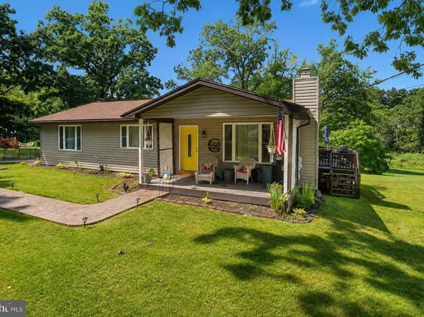 104 D St, Oakland, MD 21550