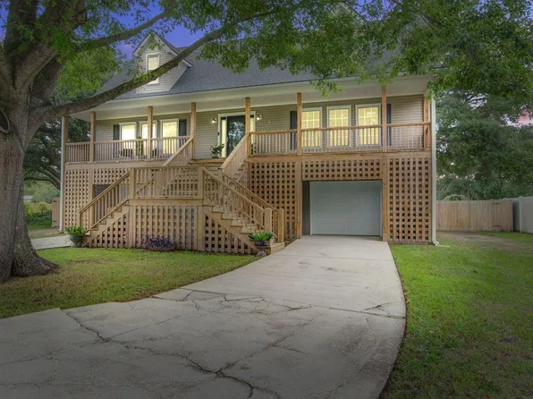 1668 Old Military Rd, Charleston, SC 29412